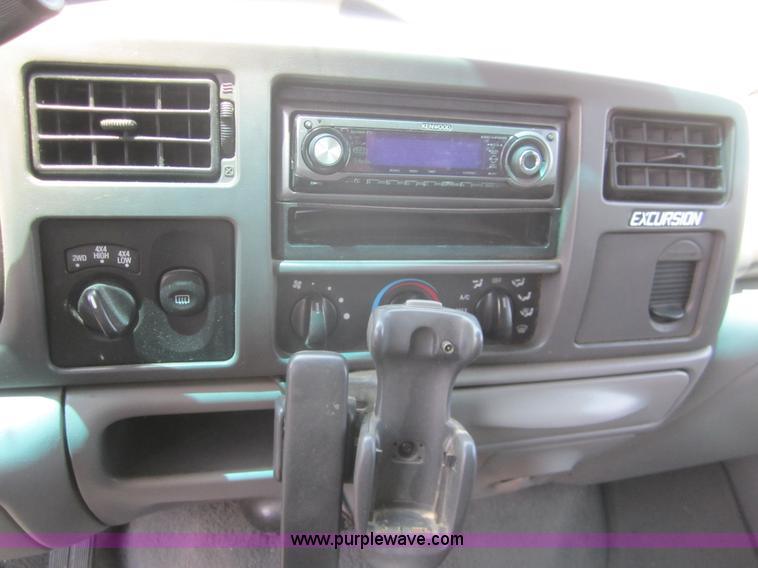 image for item A9366 2001 Ford Excursion XLT SUV