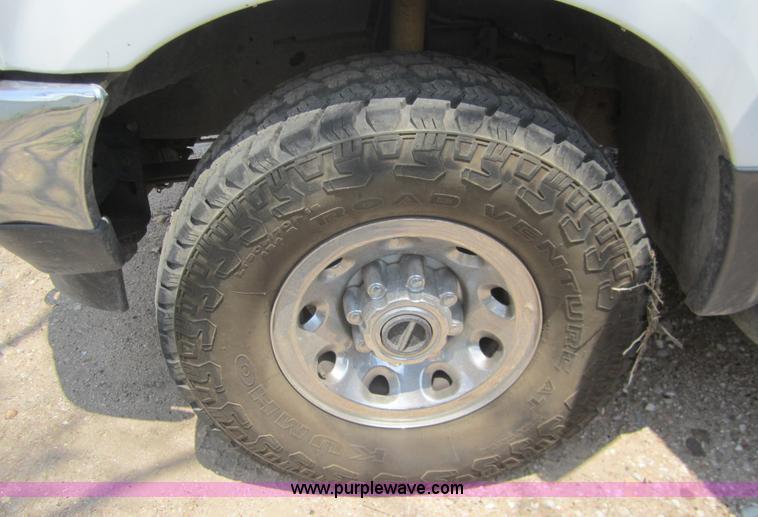 image for item A9366 2001 Ford Excursion XLT SUV