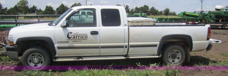 image for item A9384 2002 Chevrolet Silverado C2500HD quad cab pickup truck