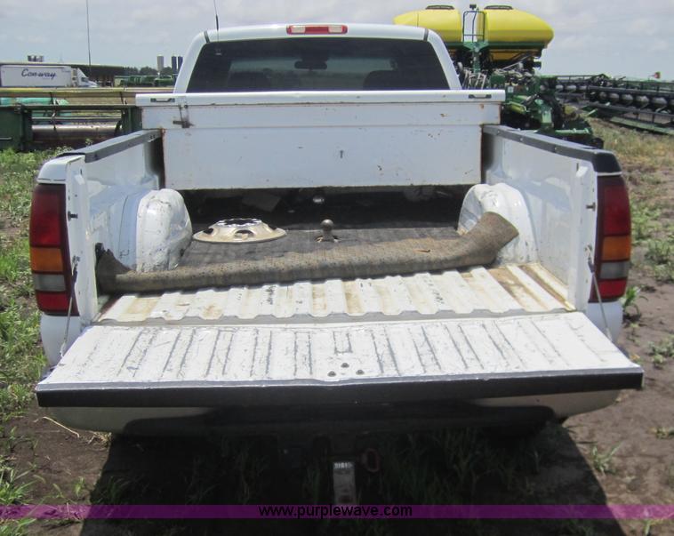 image for item A9384 2002 Chevrolet Silverado C2500HD quad cab pickup truck
