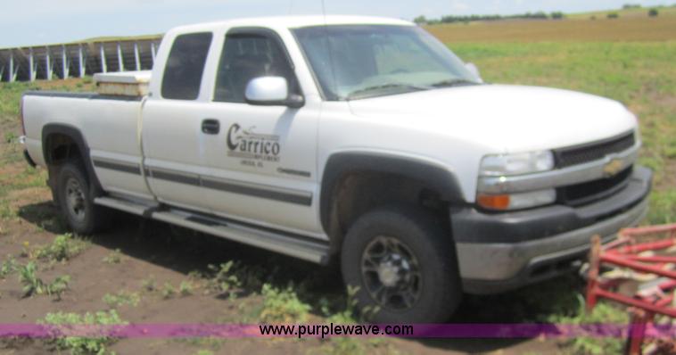 image for item A9384 2002 Chevrolet Silverado C2500HD quad cab pickup truck
