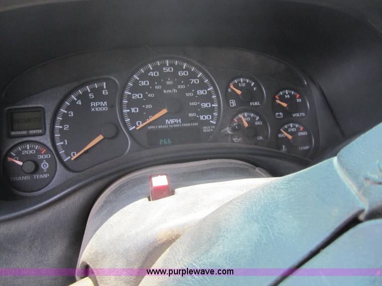 image for item A9384 2002 Chevrolet Silverado C2500HD quad cab pickup truck