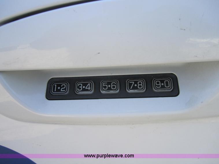 image for item A9561 2001 Ford F150 crew cab pickup truck