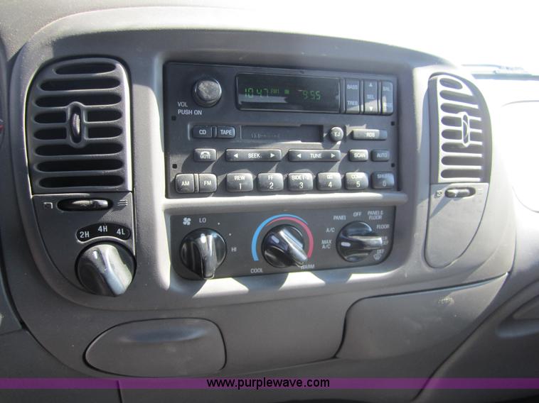 image for item A9561 2001 Ford F150 crew cab pickup truck