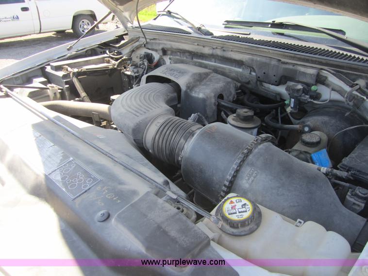 image for item A9561 2001 Ford F150 crew cab pickup truck