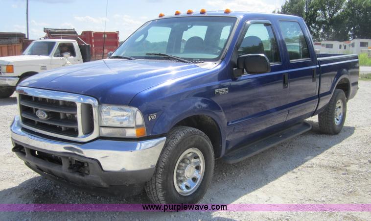 image for item A9566 2003 Ford F250 XLT Super Duty crew cab pickup truck