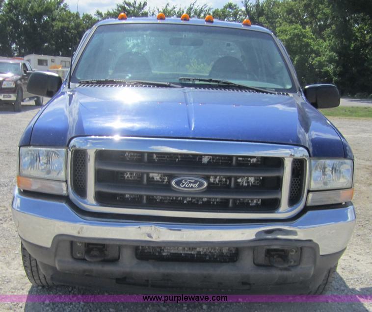 image for item A9566 2003 Ford F250 XLT Super Duty crew cab pickup truck