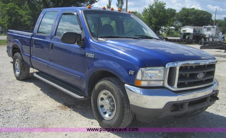 image for item A9566 2003 Ford F250 XLT Super Duty crew cab pickup truck