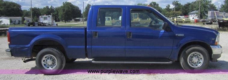 image for item A9566 2003 Ford F250 XLT Super Duty crew cab pickup truck