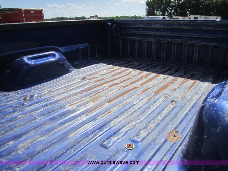 image for item A9566 2003 Ford F250 XLT Super Duty crew cab pickup truck