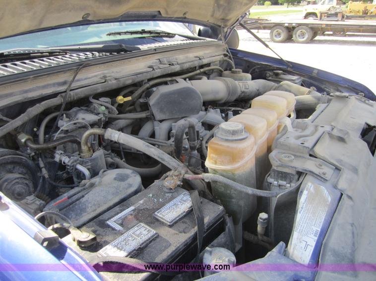 image for item A9566 2003 Ford F250 XLT Super Duty crew cab pickup truck