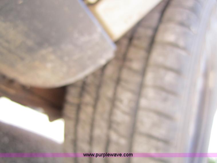 image for item A9568 2001 Ford Crown Victoria LX