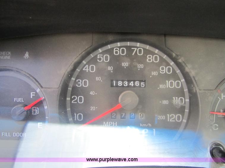image for item A9568 2001 Ford Crown Victoria LX