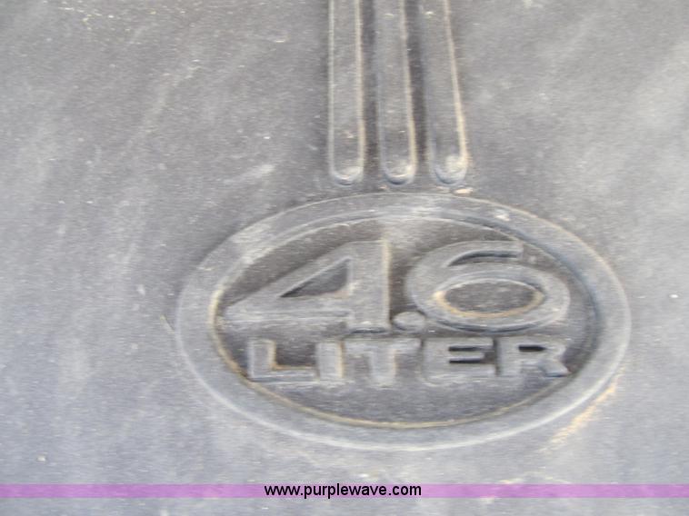 image for item A9568 2001 Ford Crown Victoria LX