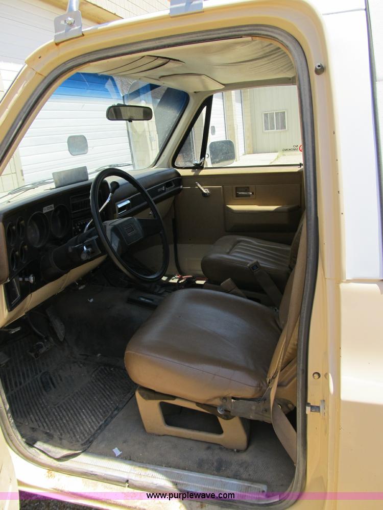 image for item A9607 1987 GMC Jimmy V1500 SUV