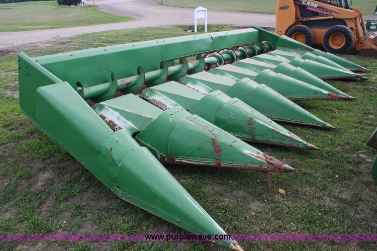 image for item A2106 Case IH 1083 eight row corn head