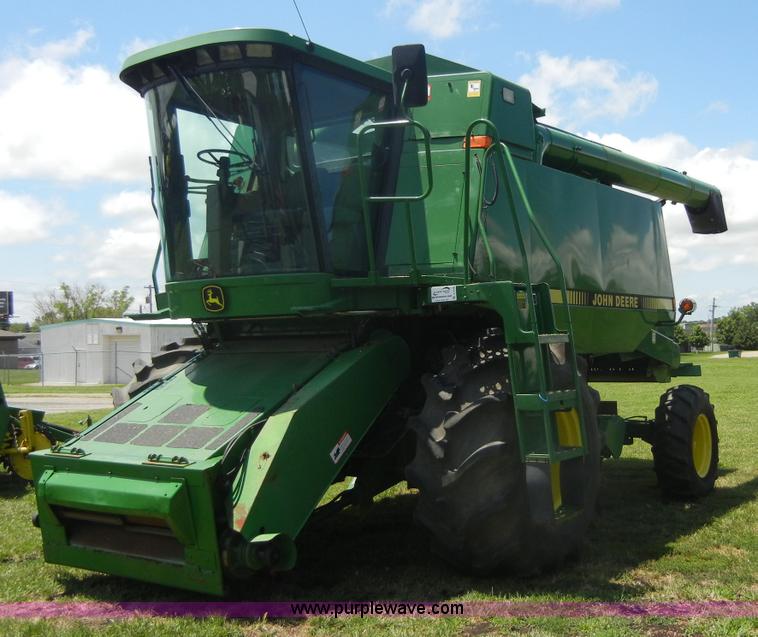 image for item A2109 John Deere 9500 combine
