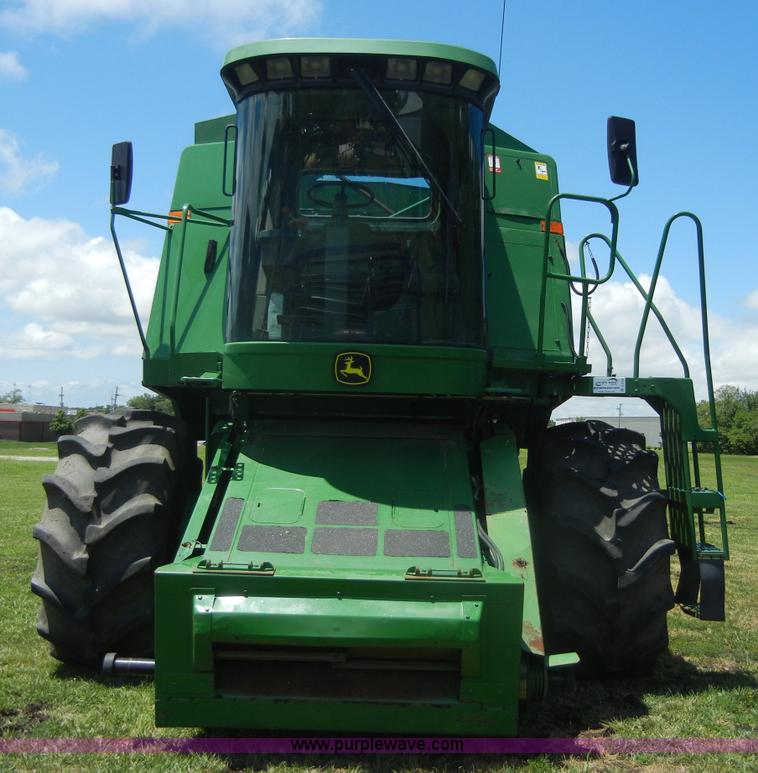 image for item A2109 John Deere 9500 combine