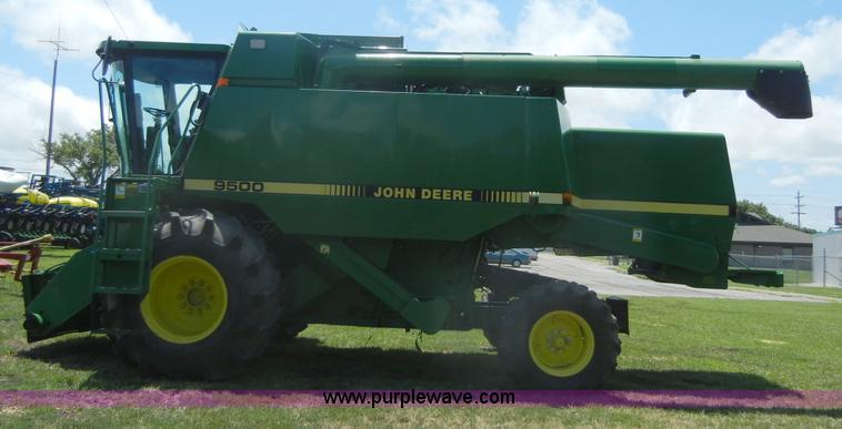 image for item A2109 John Deere 9500 combine