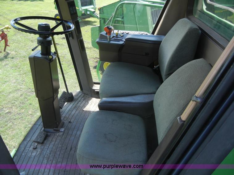 image for item A2109 John Deere 9500 combine