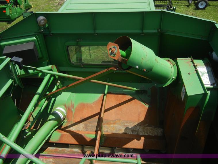 image for item A2109 John Deere 9500 combine