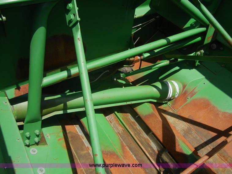 image for item A2109 John Deere 9500 combine