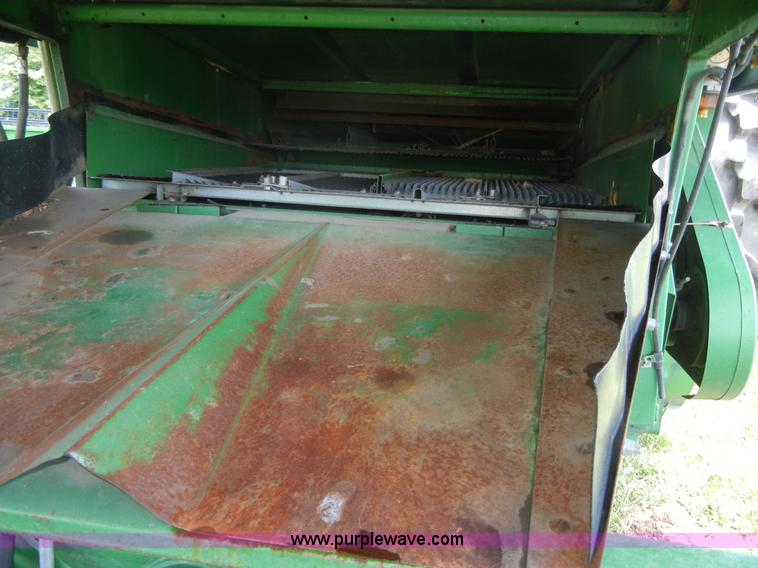 image for item A2109 John Deere 9500 combine
