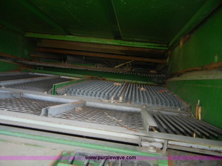 image for item A2109 John Deere 9500 combine