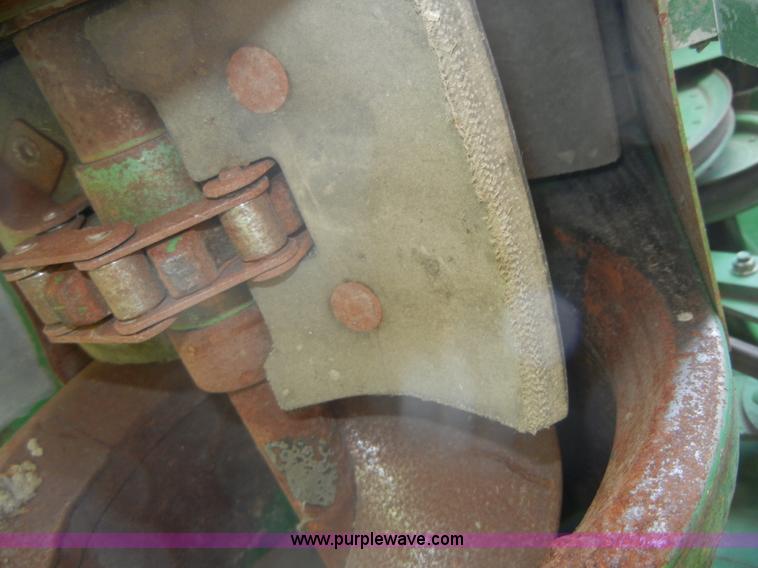 image for item A2109 John Deere 9500 combine