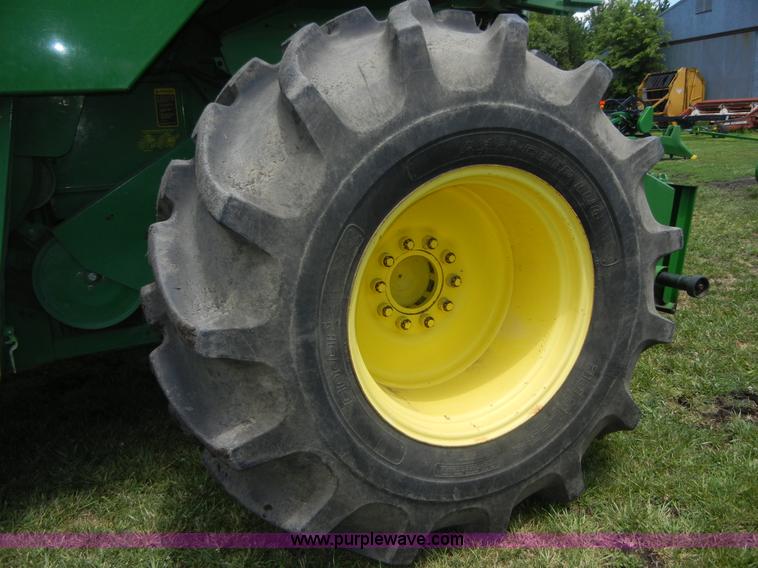 image for item A2109 John Deere 9500 combine