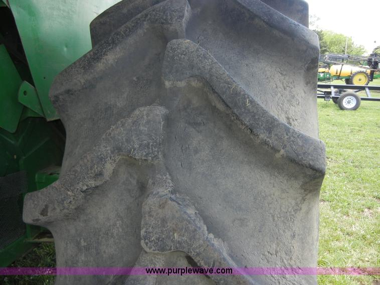 image for item A2109 John Deere 9500 combine