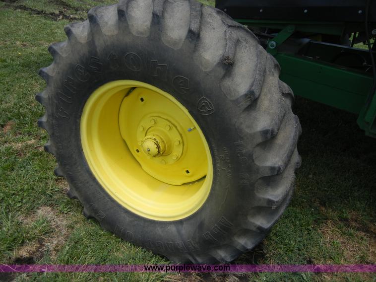 image for item A2109 John Deere 9500 combine