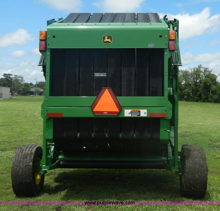 image for item A2111 2004 John Deere 567 round baler