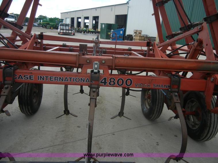 image for item A2115 Case IH 4800 Vibra shank field cultivator