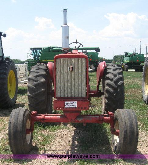 image for item A2507 1964 Farmall 706 tractor