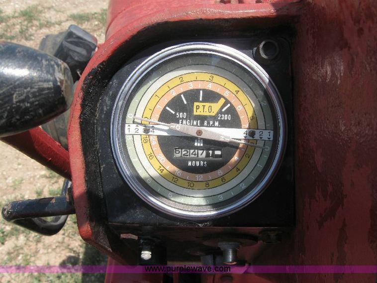 image for item A2507 1964 Farmall 706 tractor