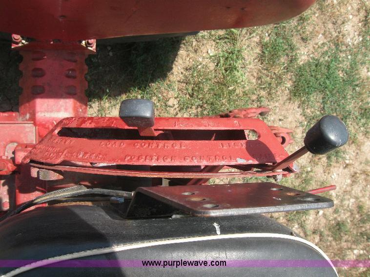 image for item A2507 1964 Farmall 706 tractor