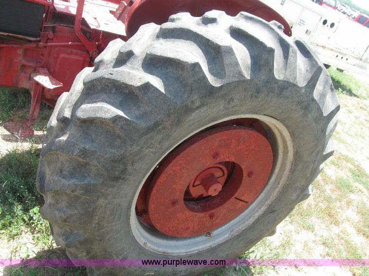 image for item A2507 1964 Farmall 706 tractor