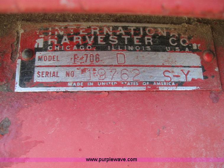image for item A2507 1964 Farmall 706 tractor