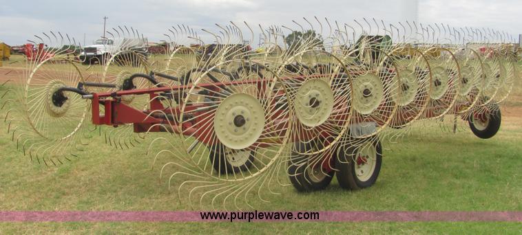 image for item A3613 2009 H&S BF16 bi-fold rake