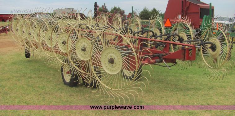 image for item A3613 2009 H&S BF16 bi-fold rake