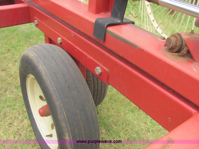 image for item A3613 2009 H&S BF16 bi-fold rake