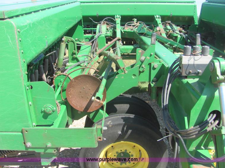 image for item A3681 1995 John Deere 455 35' folding drill