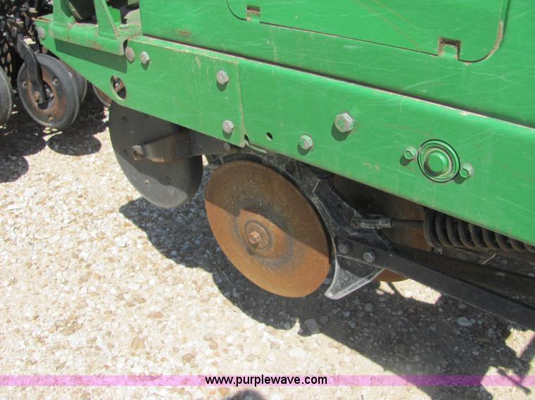 image for item A3681 1995 John Deere 455 35' folding drill