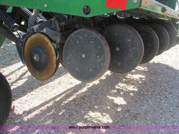 image for item A3681 1995 John Deere 455 35' folding drill