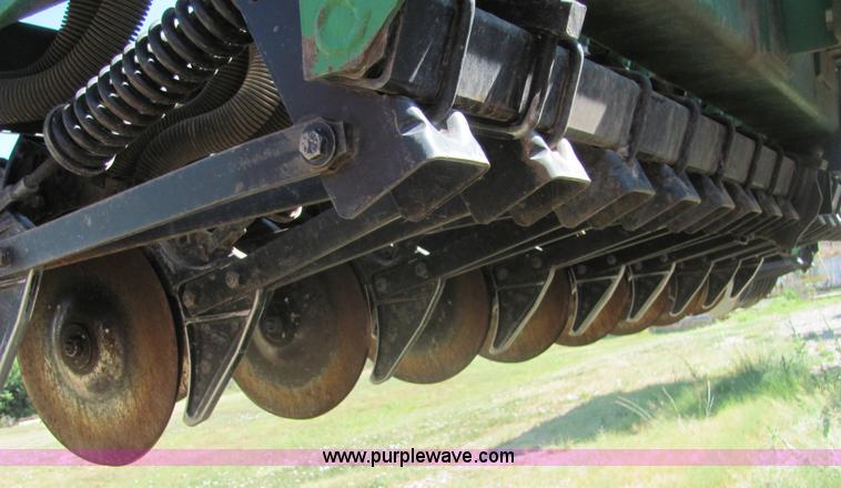 image for item A3681 1995 John Deere 455 35' folding drill