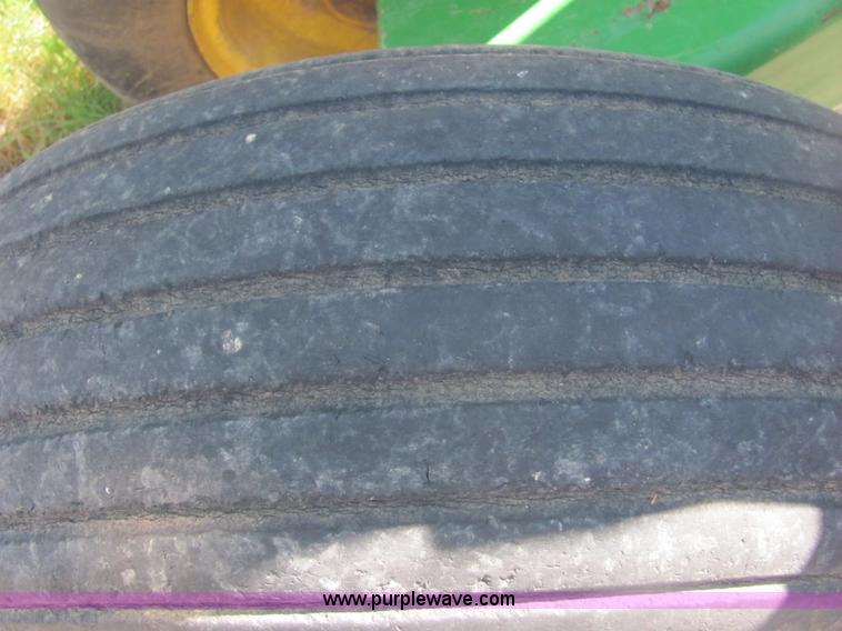 image for item A3681 1995 John Deere 455 35' folding drill