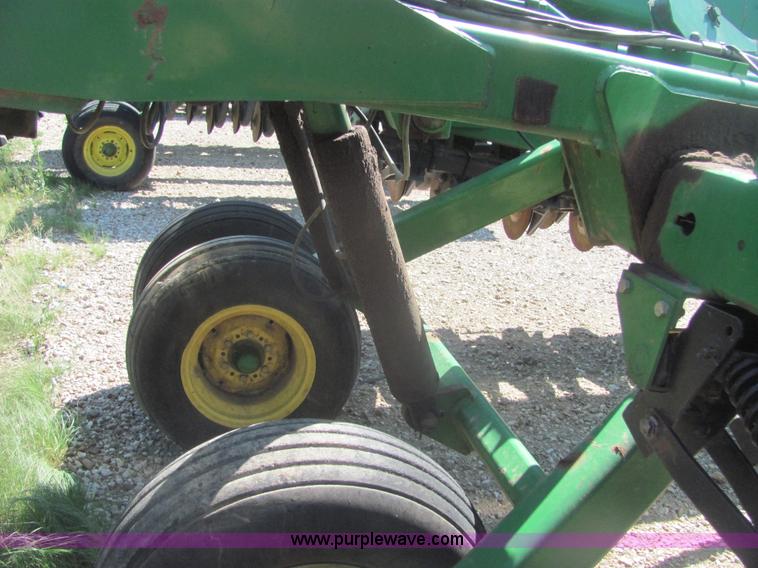 image for item A3681 1995 John Deere 455 35' folding drill