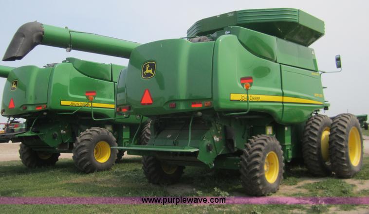 image for item A3751 2008 John Deere 9770 STS combine