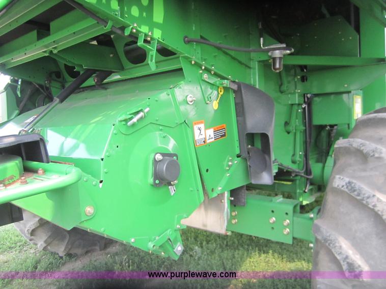 image for item A3752 2008 John Deere 9870 STS combine
